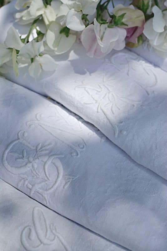 why are antique napkins embroidered? - MY STYLISH FRENCH BOX 