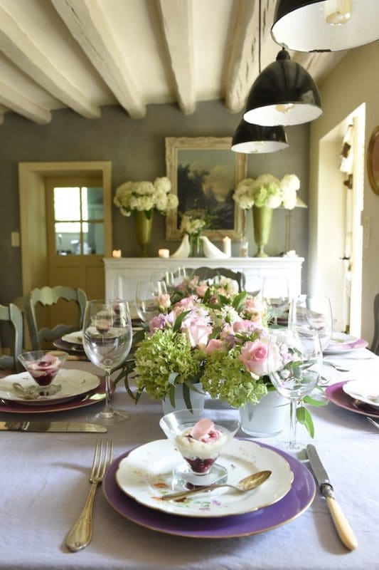 summer tablescape with friends