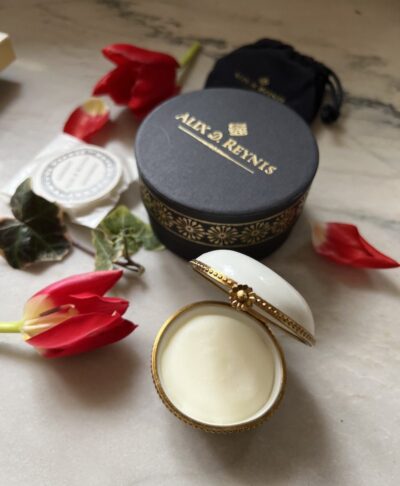 shell box with natural balm