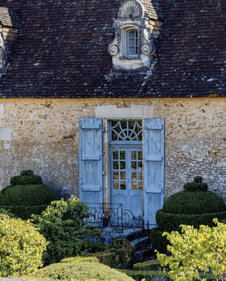 sharons blue door photo