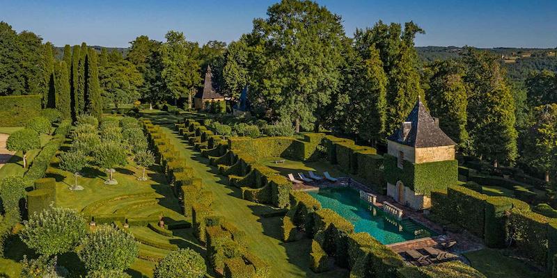 popular plants and flowers in french gardens