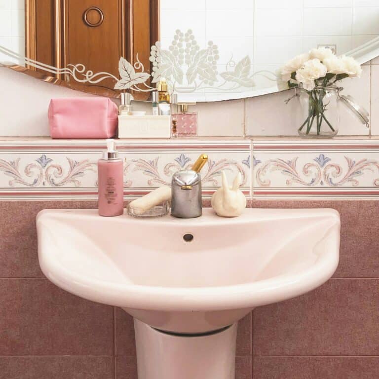 How to Style French Bathrooms