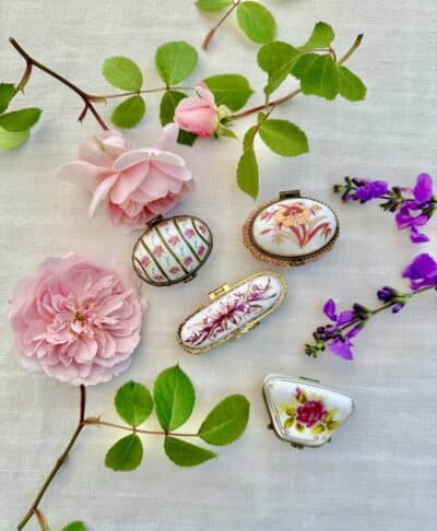 french-subscription-box-marie-antoinette-antique-pill-box