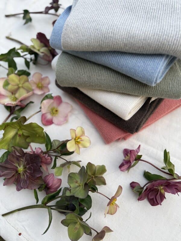 Subscription-Box-Novemerber-Scarves