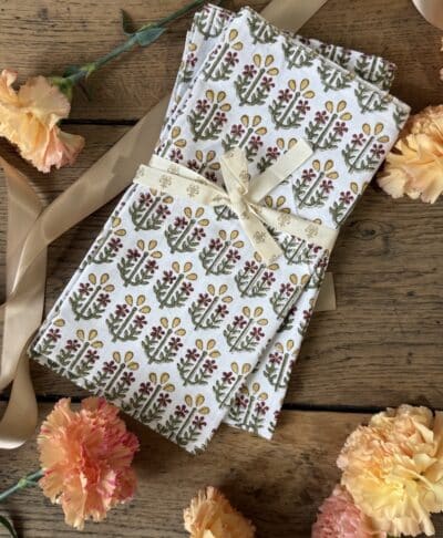 FRENCH SUBSCRIPTION BOX WITH HOME LINENS