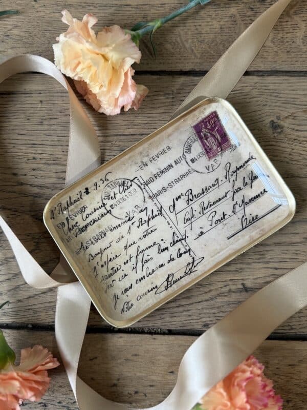 FRENCH SUBSCRIPTION BOX WITH HOME DECORATION