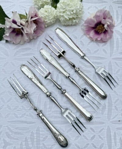 FRENCH-SUBSCRIPTION-BOX-MAY-2026-ANTIQUE-CARVING-FORK