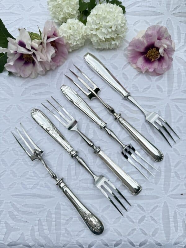 FRENCH-SUBSCRIPTION-BOX-MAY-2026-ANTIQUE-CARVING-FORK