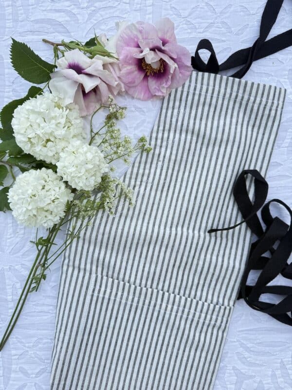 FRENCH-SUBSCRIPTION-BOX-MAY-2026-APRON
