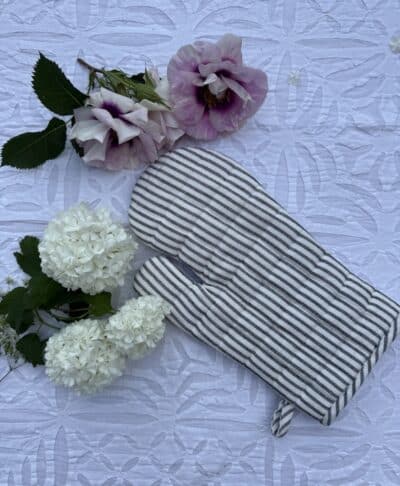 FRENCH-SUBSCRIPTION-BOX-MAY-2026-OVEN-MITT