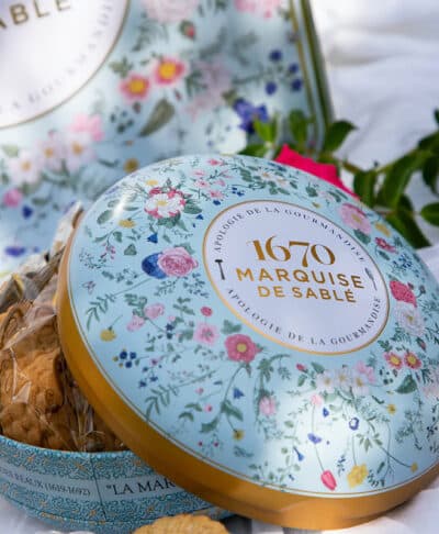 La Sablésienne - Wild Flower Tin with Salted Caramel Biscuits