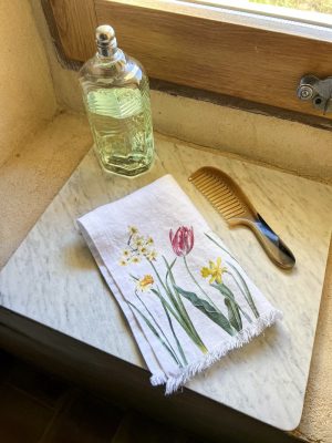 Early-Flower-Linen-Guest-Towel