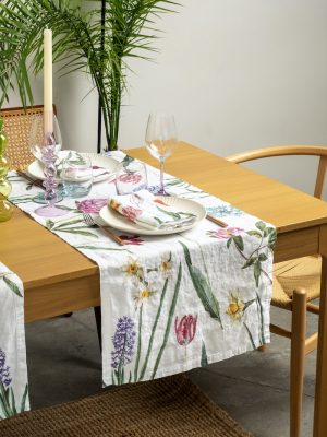 Early Flowers Table Runner