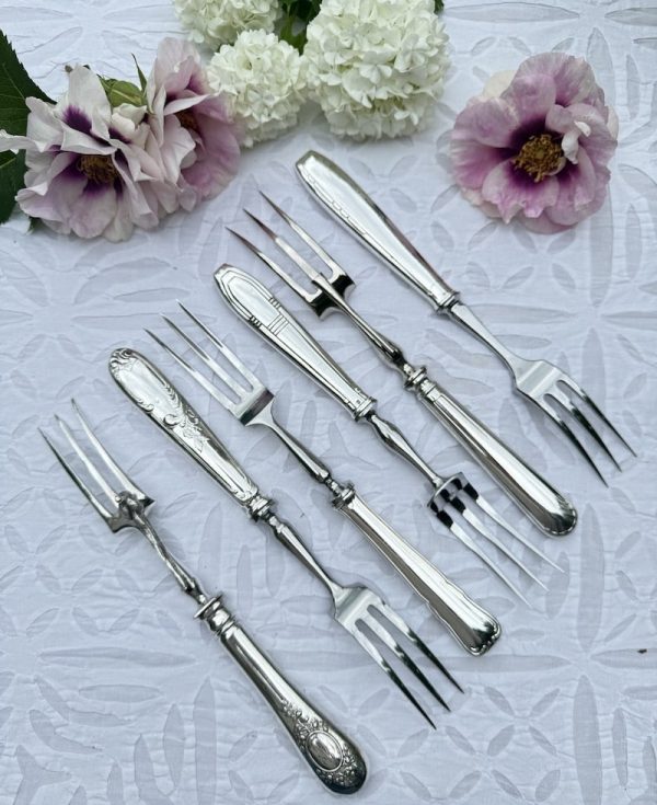 FRENCH-SUBSCRIPTION-BOX-MAY-2026-ANTIQUE-CARVING-FORK
