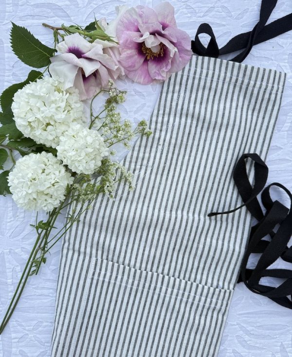 FRENCH-SUBSCRIPTION-BOX-MAY-2026-APRON