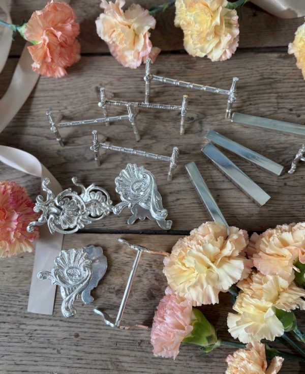 FRENCH SUBSCRIPTION BOX WITH FRENCH ANTIQUES