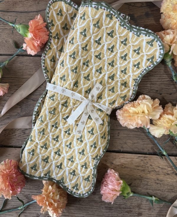 FRENCH SUBSCRIPTION BOX WITH HOME LINENS