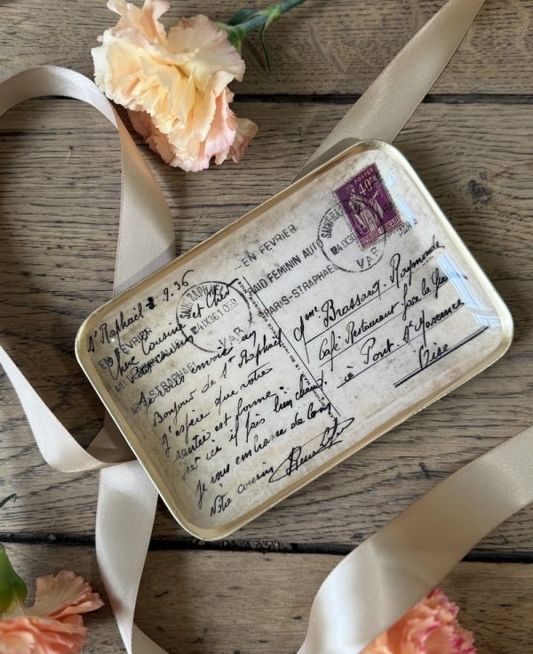 FRENCH SUBSCRIPTION BOX WITH HOME DECORATION