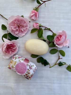 french-subscription-box-marie-antoinette-soap