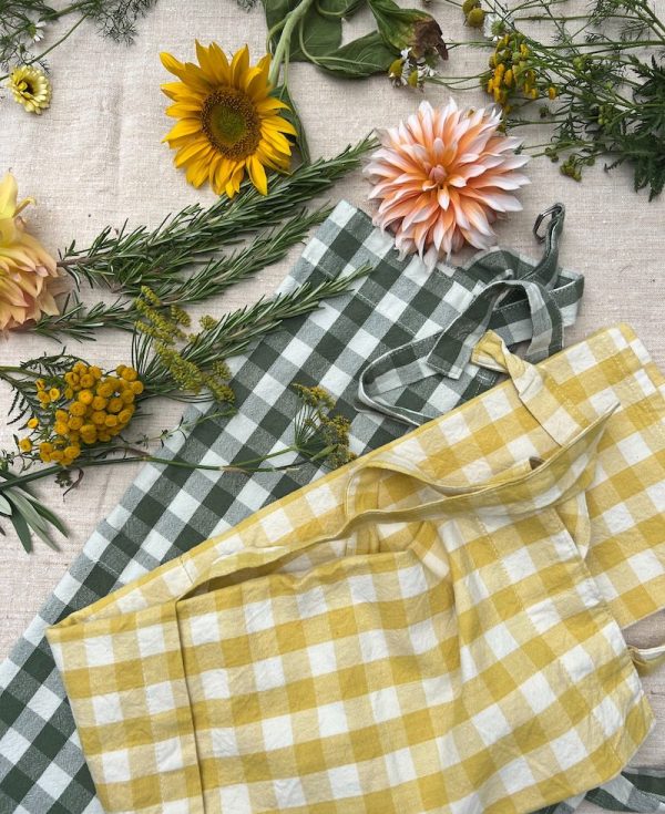gingham apron