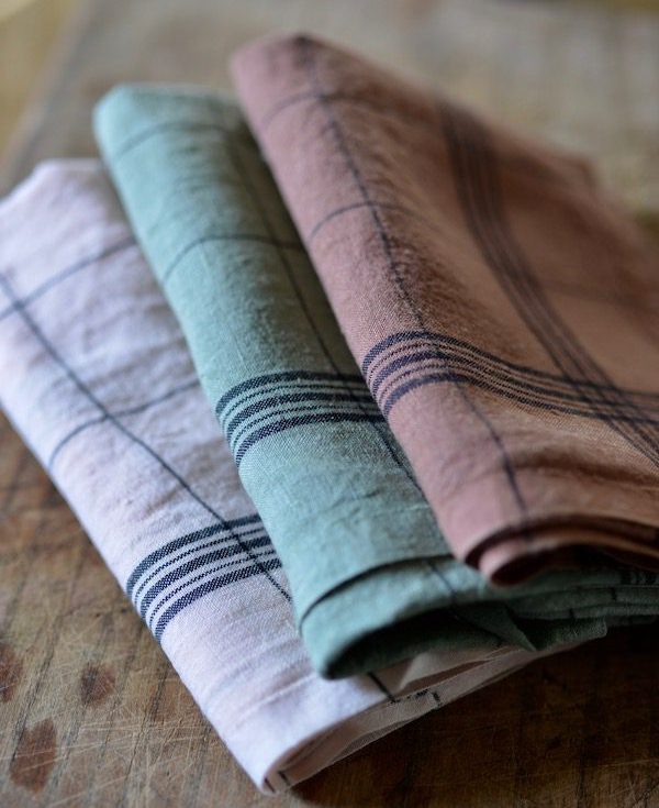 pastel linen torchons